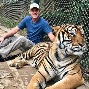 Meet your Posher, Peyton